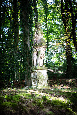 Statue im Park 